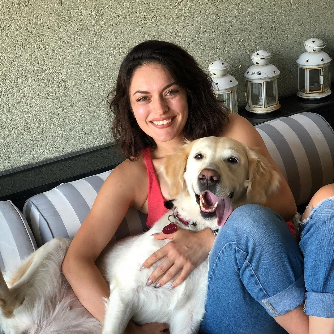 Ünlü şarkıcının kızı köpeğiyle gittiği mekandan Ünlü şarkıcının kızı köpeğiyle gittiği mekandan